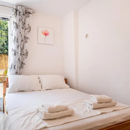 בית נופש Corfu Fotis House *